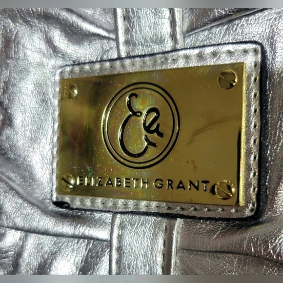 Elizabeth Grant silver  cosmetic bag - Picture 3 of 6